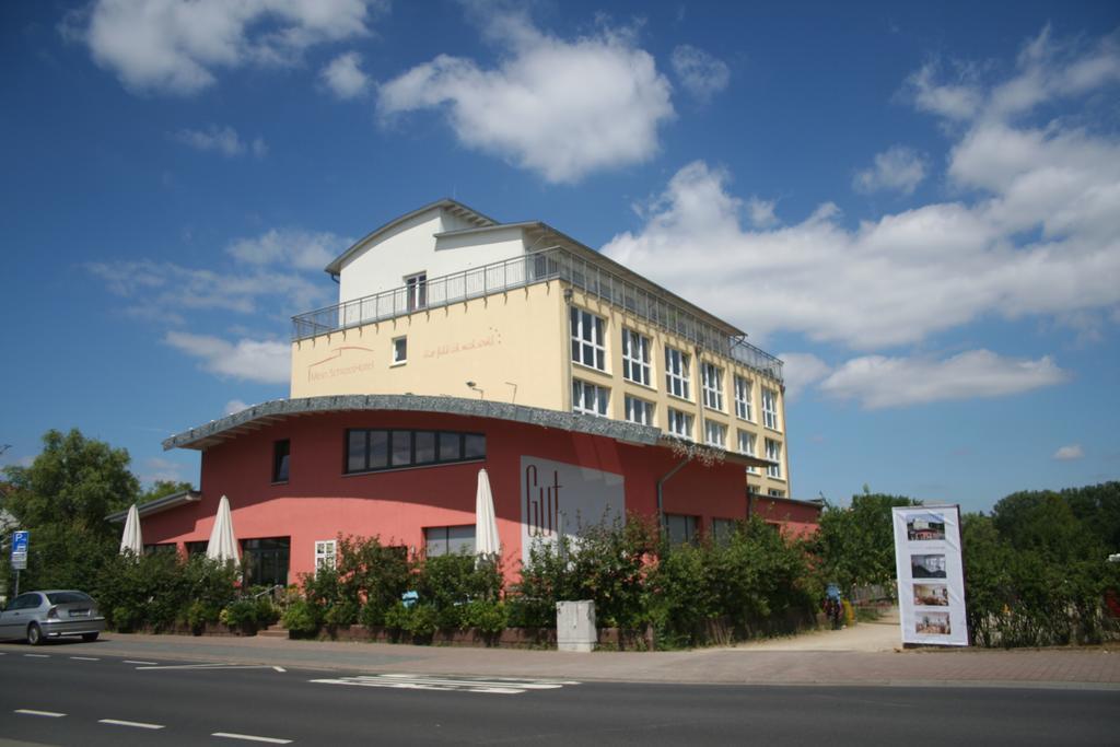 Mein Schlosshotel Heusenstamm Exterior foto